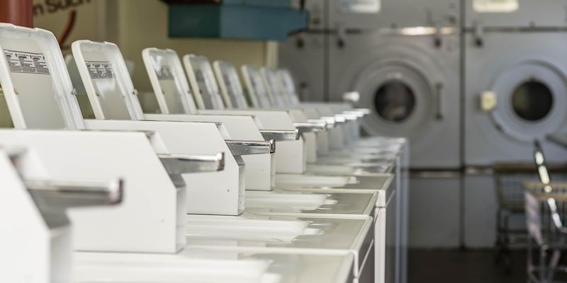 Universal Laundromat Clothes Washing L.L.C